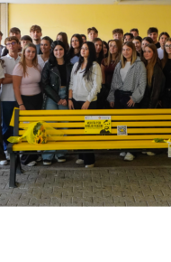 UNA PANCHINA GIALLA PER GIULIO REGENI